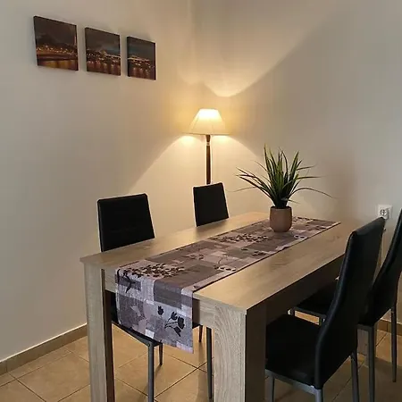 Apartment Pap *